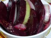 Такая закуска из свеклы может храниться несколько месяцев
