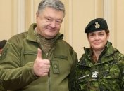 Порошенко поблагодарил Канаду за поставку оружия в Украину
