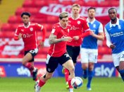 В Англии команды минуту играли в антифутбол (видео)