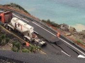 В Мексике часть автострады ушла под землю (Фото и Видео)