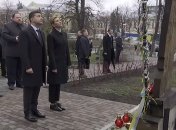 Зеленский призвал украинцев объединиться для защиты страны (Видео)