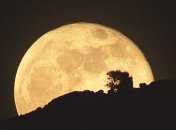 Предстоящее "суперлуние" может угрожать людям