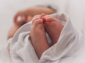 В Украине впервые провели кесарево сечение, где ребенка приняла сама роженица