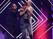 Евровидение 2018: во время выступления у представительницы Британии отобрали микрофон (Видео)