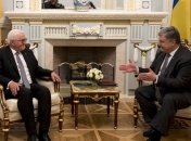 Порошенко: Киев требует скорейшего освобождения политзаключенных Кремля