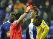 Арбитр пошутил, показав красную карточку (Видео)