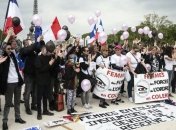 Во Франции протестуют "Разгневанные жены полицейских"