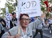 Соцопросы: чему доверяют поляки 