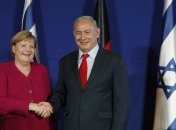 Меркель: Мы должны побудить Палестину сесть за стол переговоров