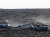 Азаров: Украина завершает посев озимых