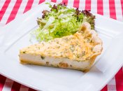 Рецепты Гордона Рамзи: киш с грибами, рукколой и беконом