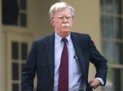 Болтон: В США хотят остановить поставку нефти из Венесуэлы в Кубу