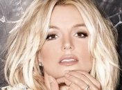 Бритни Спирс похвасталась стройной фигурой в бикини (Видео)