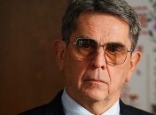 Емец сообщил, что не собирается в отставку