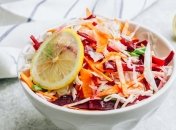 Острый салат из капусты и перца