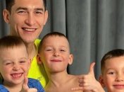 "Это какашка": сын футболиста сборной Украины выбросил подаренный кнопочный телефон (видео)