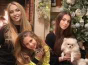 Оля Полякова с дочками сходила на ледовый каток (фото, видео)