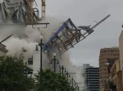 Катастрофа в США: обвалилось здание недостроенного отеля, есть погибшие (Видео)