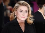 Мафия и подделка денег: названа причина ареста внука Катрин Денев