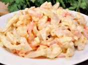Салат з крабовими паличками та морквою по-корейськи