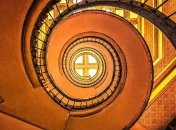 Красота винтовых лестниц в городах Китая (Фото)