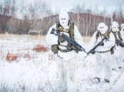 Донецкие полицейские проходят учения "в поле"