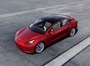 Tesla Model 3 установила новый мировой рекорд (Видео)