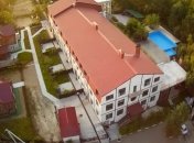 Отдохнули: известный силач проломил голову российскому министру на турбазе (фото)