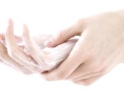 О каких серьезных сбоях в организме говорят холодные руки