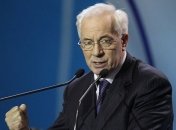 Евросоюз снял санкции с Азарова, и беглый экс-премьер уже создает проблемы Украине