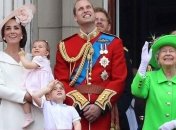 Члени Королівської родини привітали з Днем Матері та поділились архівними фото