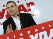 Кличко требует открыть уголовное дело против Азарова 