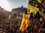 Барселона снова протестует: активисты пытаются проникнуть в парламент