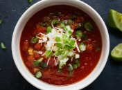 Сальса имеет пряный и свежий вкус (изображение создано с помощью ИИ).