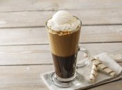 Кава глясе — рятівний у спеку напій