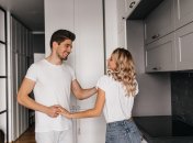 Білі футболки можуть швидко втрачати свій вигляд