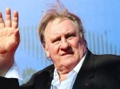 Жерар Депардье угодил в скандал из-за 20-летней актрисы