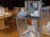 Эксперты: После выборов Азарова заменят