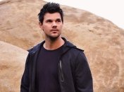 Тейлор Лотнер изменился до неузнаваемости