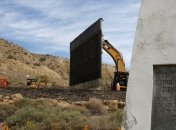 Трамп перенаправил средства, предназначенные для сдерживания РФ на строительство "мексиканской" стены