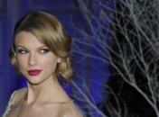 Тейлор Свифт выиграла телепремию "Эмми"