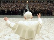 Книга Папы Римского стала бестселлером