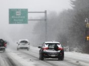 В США зимний циклон парализовал движение, есть жертвы 