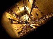 В многоэтажке Киева упал лифт с человеком 