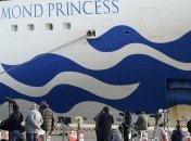 На лайнере в Японии увеличилось количество заболевших коронавирусом 