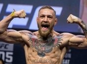 Макгрегор согласился на бой с легендарным боксером