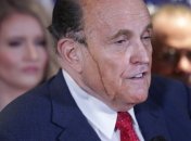 У адвоката Трампа во время брифинга потекла краска для волос: в сети появились фотожабы