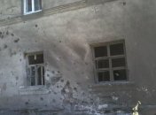 В Дзержинске пылает пожар от ночного обстрела террористов