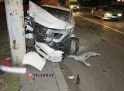 Легковушка после ДТП на перекрестке Победы и Шолуденко