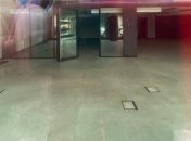 Вывезли даже мебель: в Киеве закрылся офис "Слуги народа" (фото)